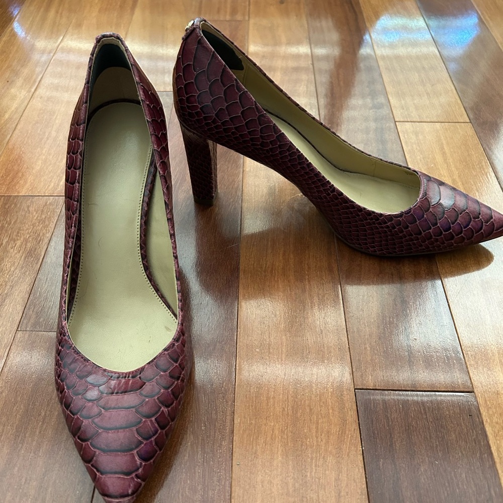 Michael Michael Kors Elegant Burgundy Snake Print Heels Pumps Sz 9.5
